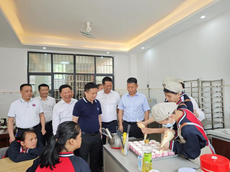 愛(ài)心助殘，共享美好生活
